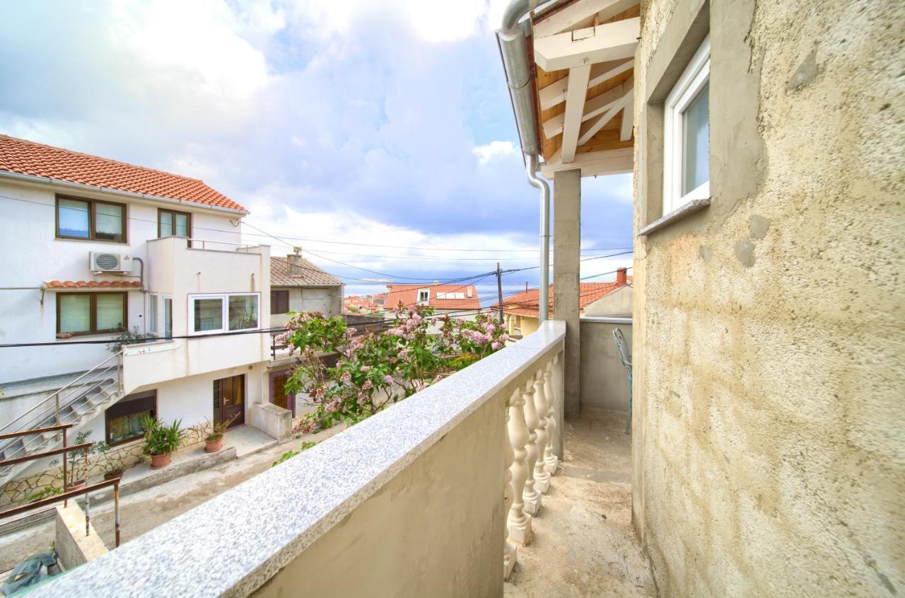 Retro Apartment Vrbnik  Esterno foto